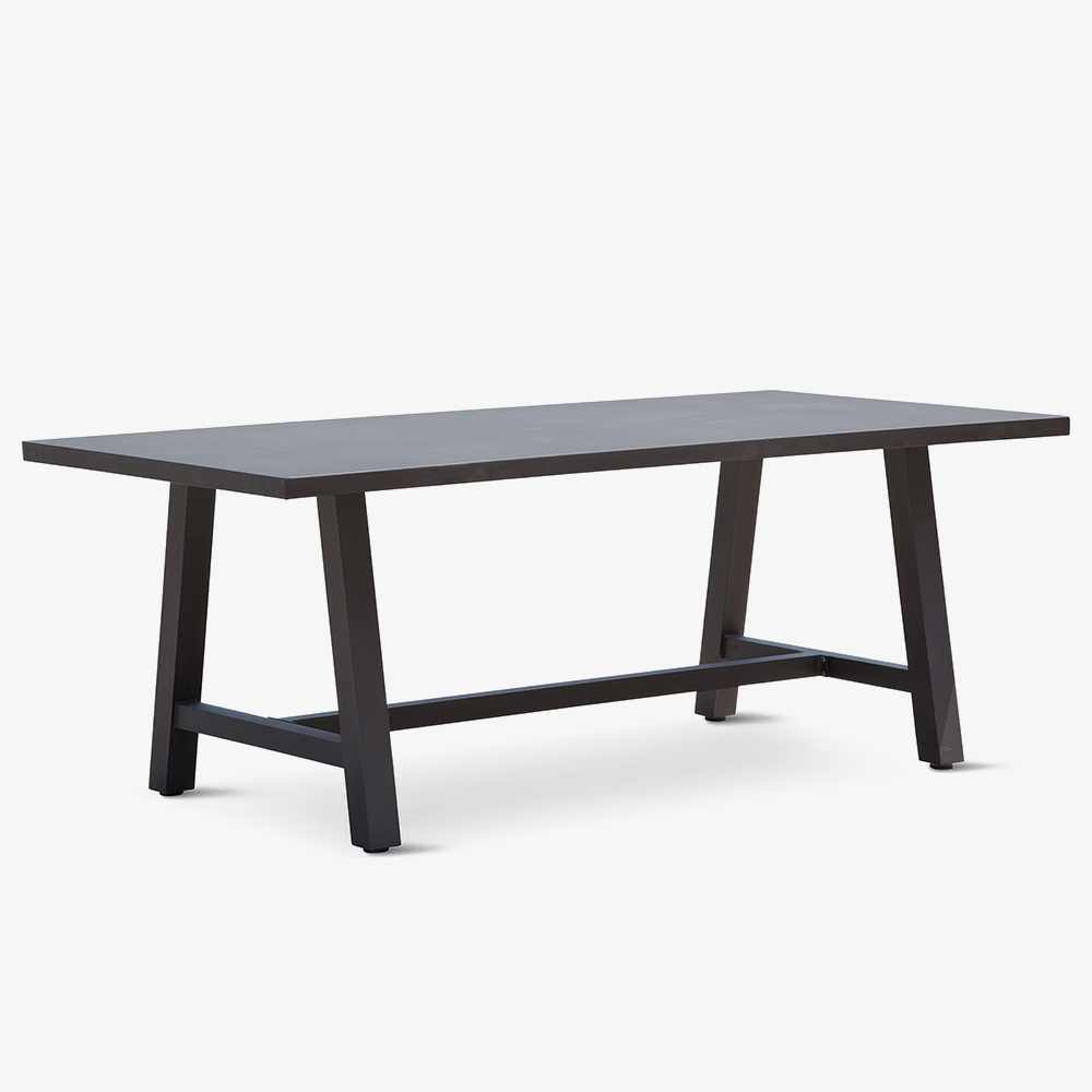 lassen-dining-table